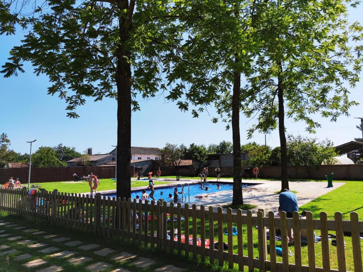 Teiraboa Base Camp Hotel Arzúa Екстериор снимка