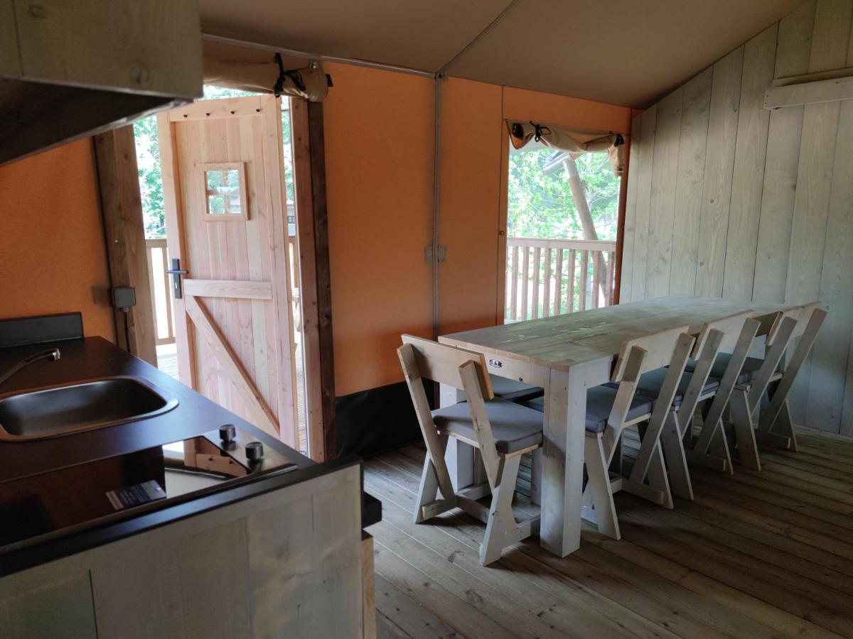 Teiraboa Base Camp Hotel Arzúa Екстериор снимка