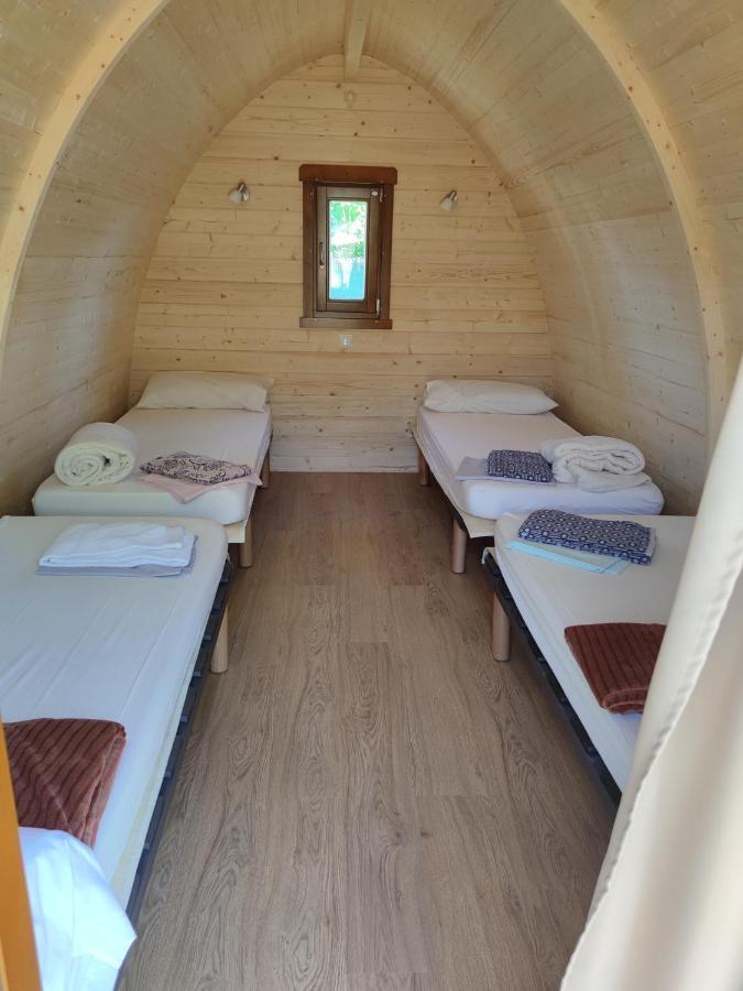 Teiraboa Base Camp Hotel Arzúa Екстериор снимка