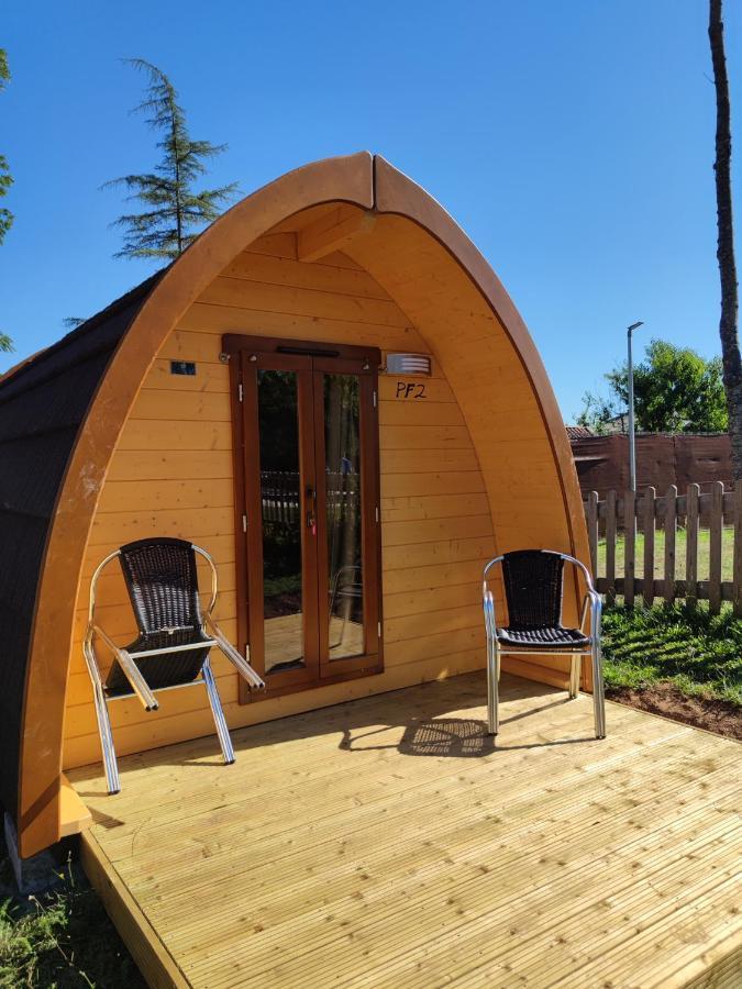 Teiraboa Base Camp Hotel Arzúa Екстериор снимка