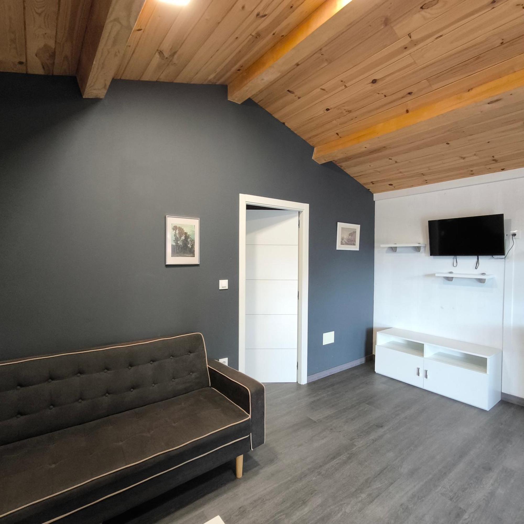 Teiraboa Base Camp Hotel Arzúa Екстериор снимка