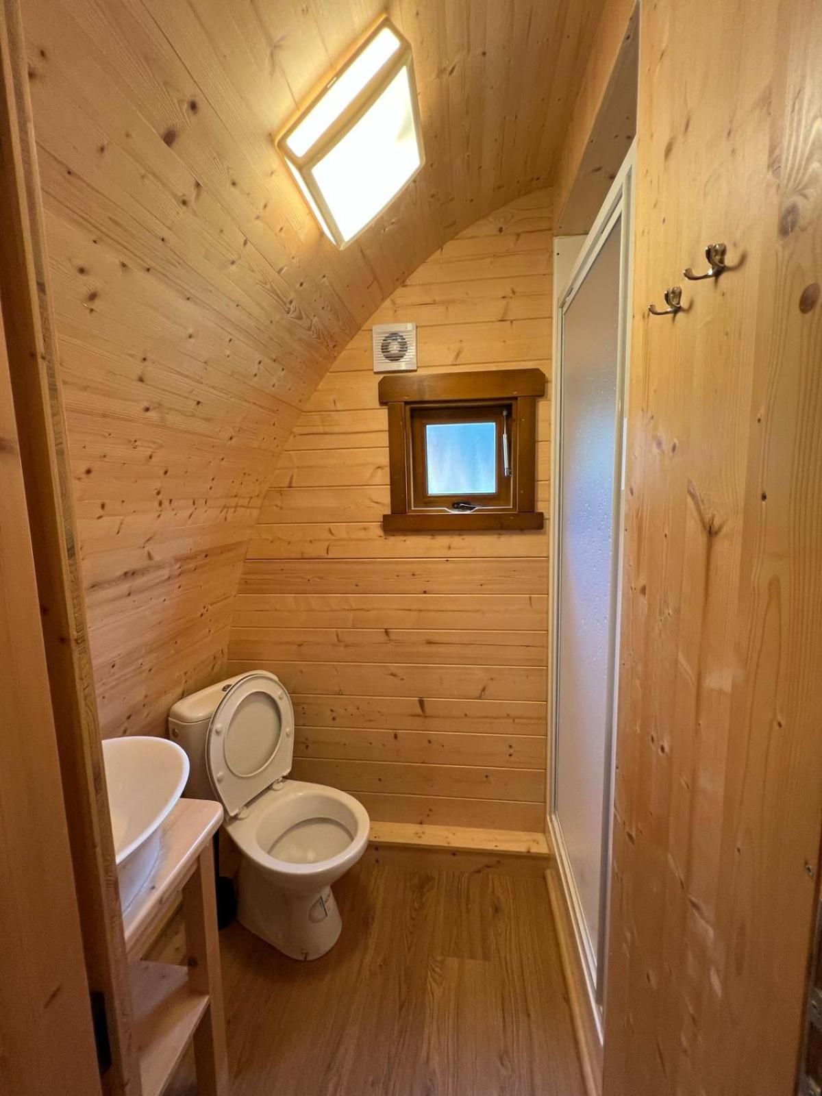 Teiraboa Base Camp Hotel Arzúa Екстериор снимка