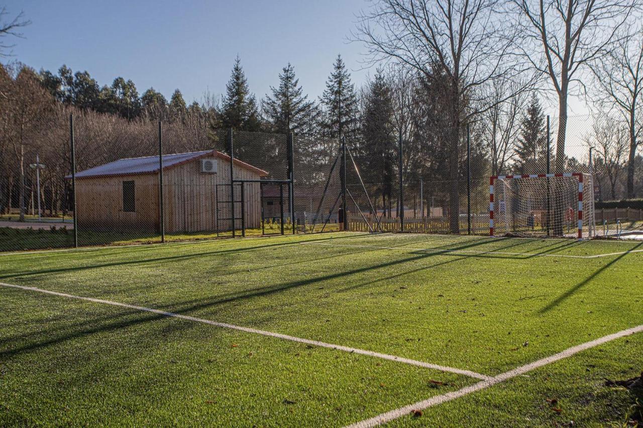 Teiraboa Base Camp Hotel Arzúa Екстериор снимка